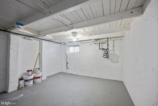 Building Photo - 1316 McHenry St
