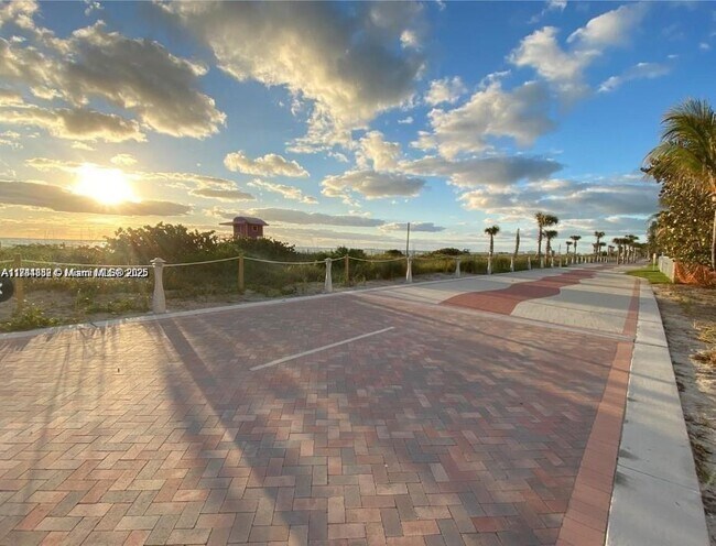 Building Photo - 5600 Collins Ave