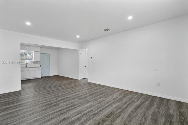 Building Photo - 1061 NW 108th Terrace