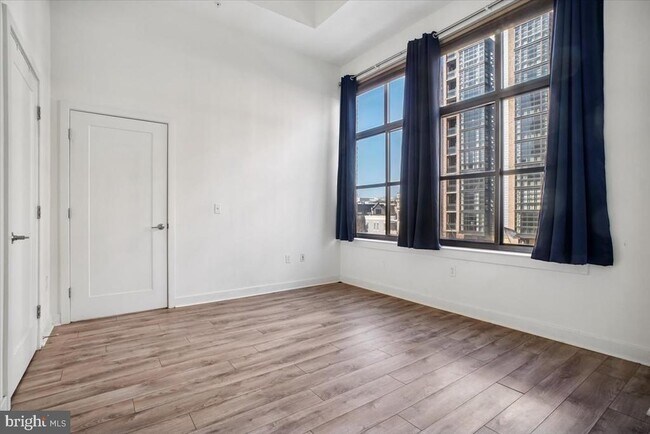 Building Photo - 460 New York Ave NW