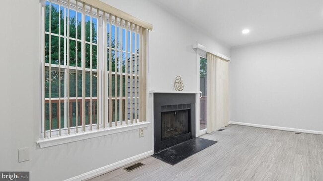 Building Photo - 15526 Owens Glen Terrace