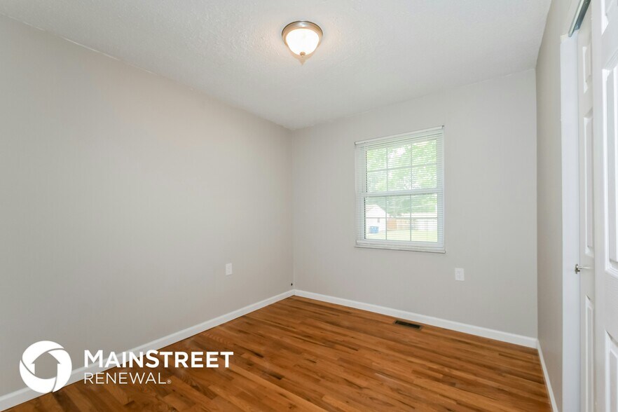 Building Photo - 2868 Essex St