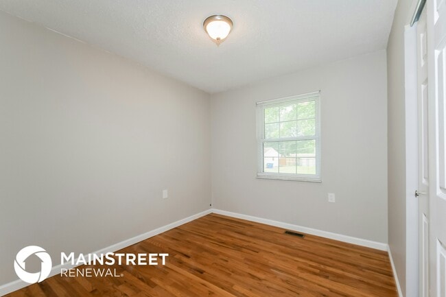 Building Photo - 2868 Essex St