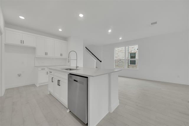 Building Photo - 3200 Cordelia Dr
