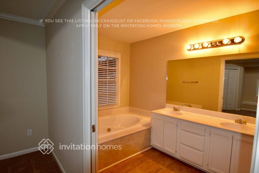 Building Photo - 2000 Morning Walk NW