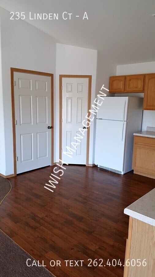 Building Photo - 235 Linden Ct