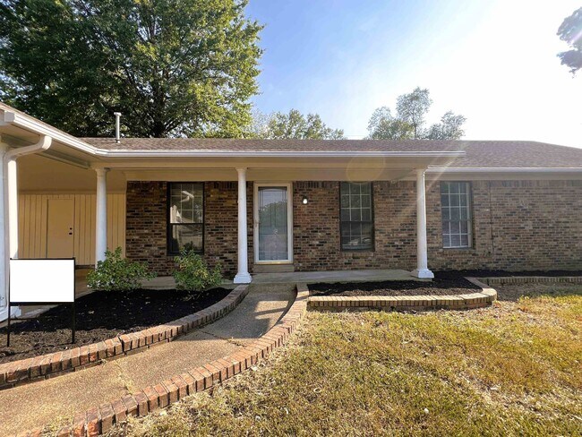 Building Photo - 6313 Cheekwood Ave