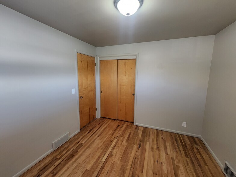 Building Photo - 805 E 1050 N