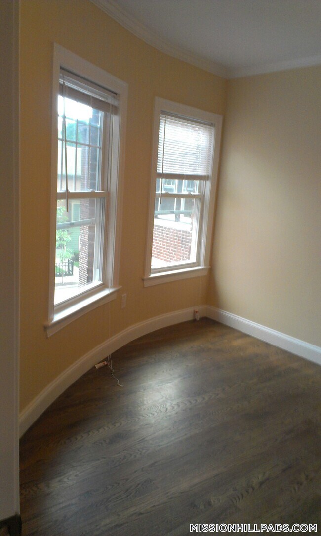 Building Photo - 2971 Washington St