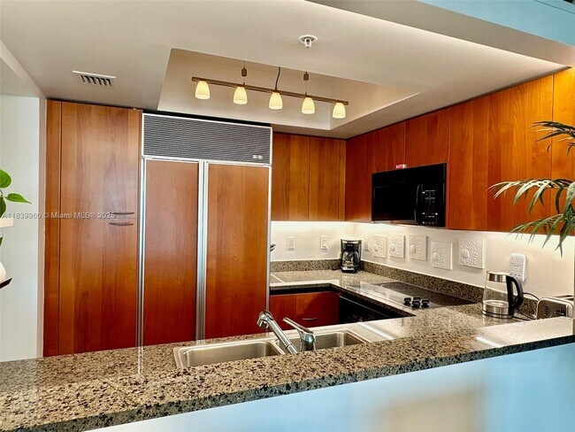 Building Photo - 1500 Ocean Dr