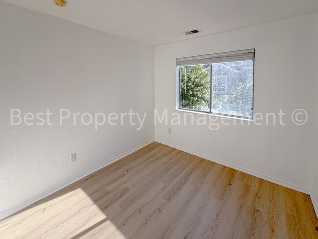 Building Photo - San Jose Townhome Near Levi Stadium