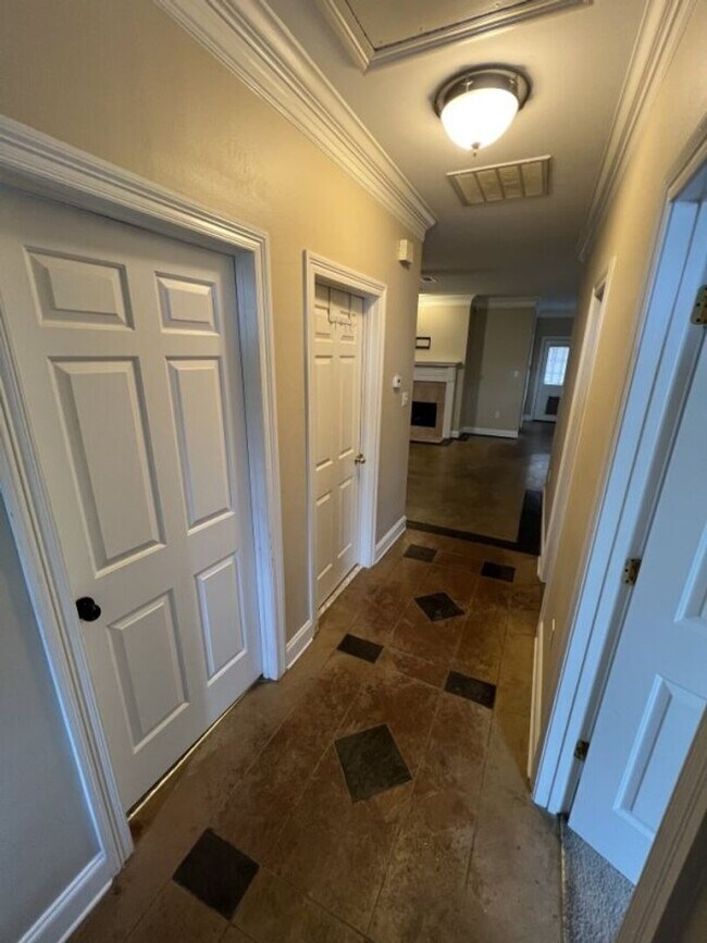 Building Photo - Beautiful 3BR Home in Sought-After Beau Pré off River Rd – Open Floor Plan & Fenced Yard!