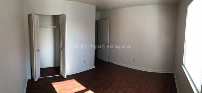 Building Photo - 6213 Jeffrey Dr