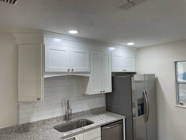Kitchen - 1528 77th Ave N