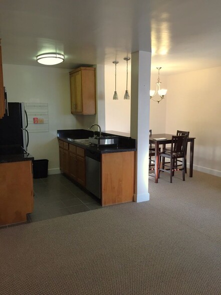 Building Photo - 1 Bed + 1 Bath Brentwood Now Leasing for 2026-2027 UCLA Housing