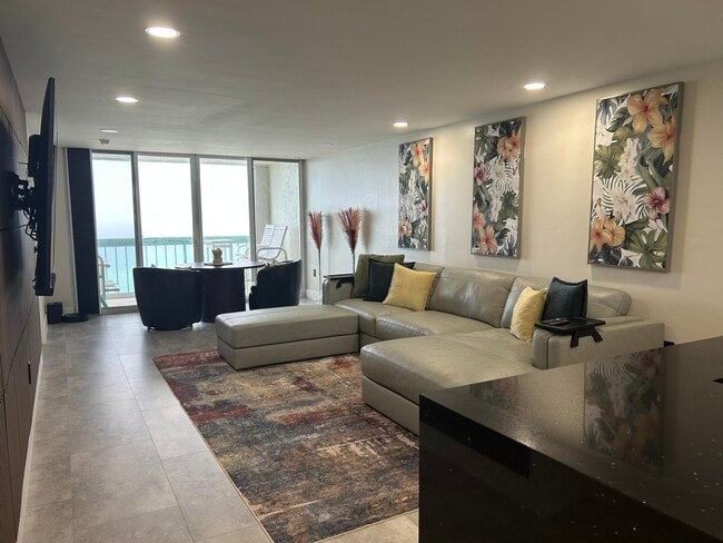 Building Photo - 9940 S Ocean Dr