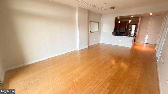 Building Photo - 5750 Bou Ave