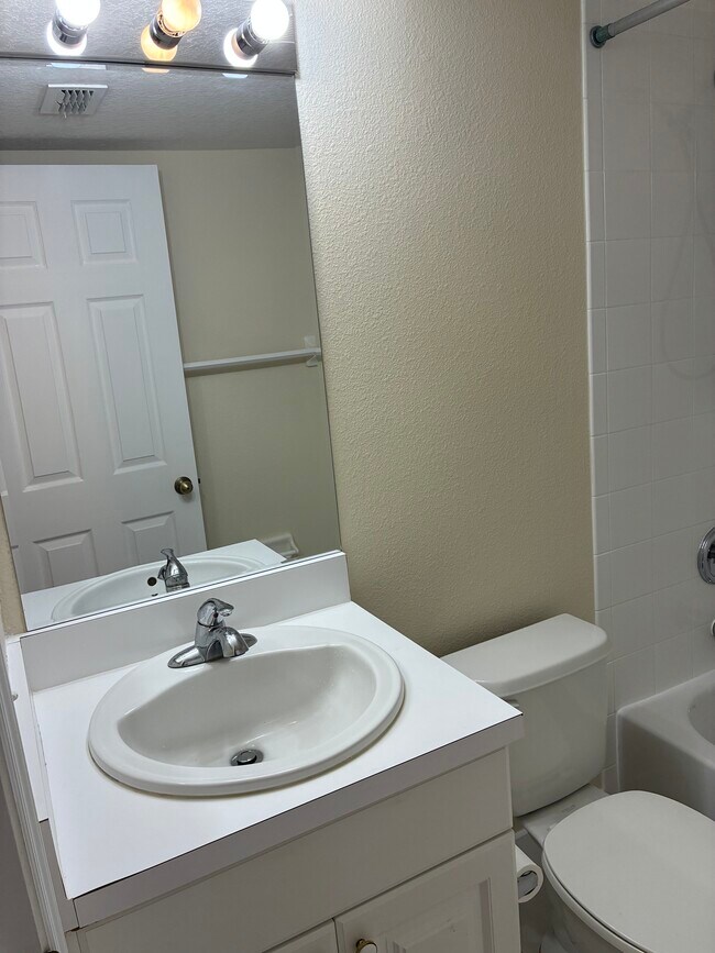 Building Photo - 4250 Players Pl