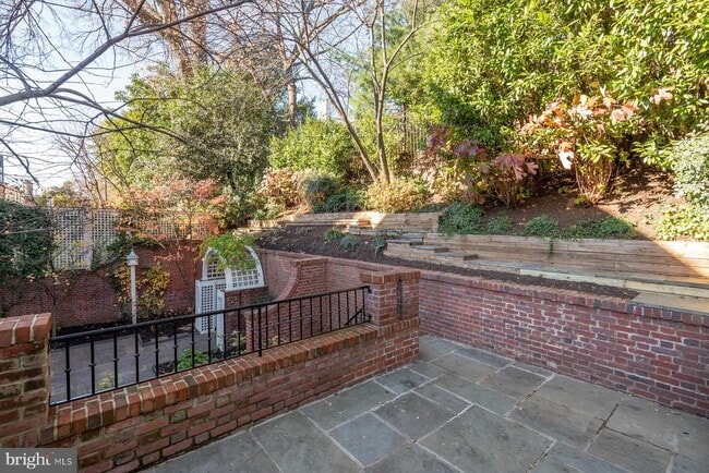 Building Photo - 2425 California St NW