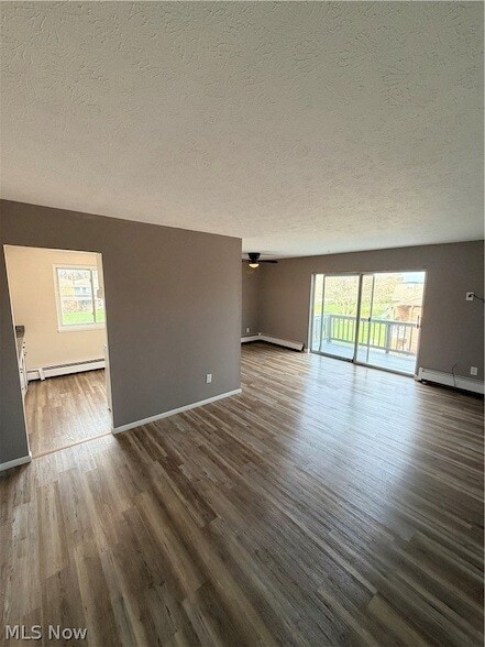 Building Photo - 9976 Darrow Rd