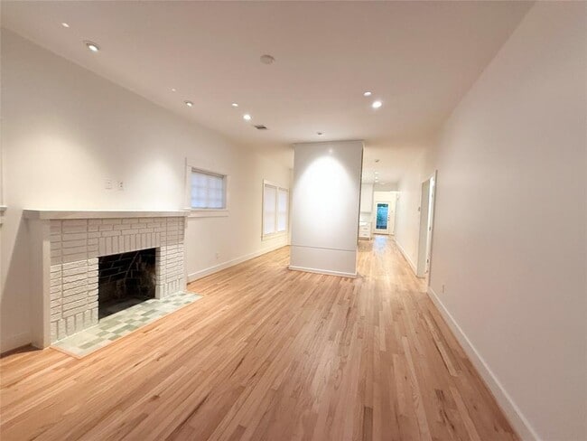 Building Photo - 1506 Sul Ross St