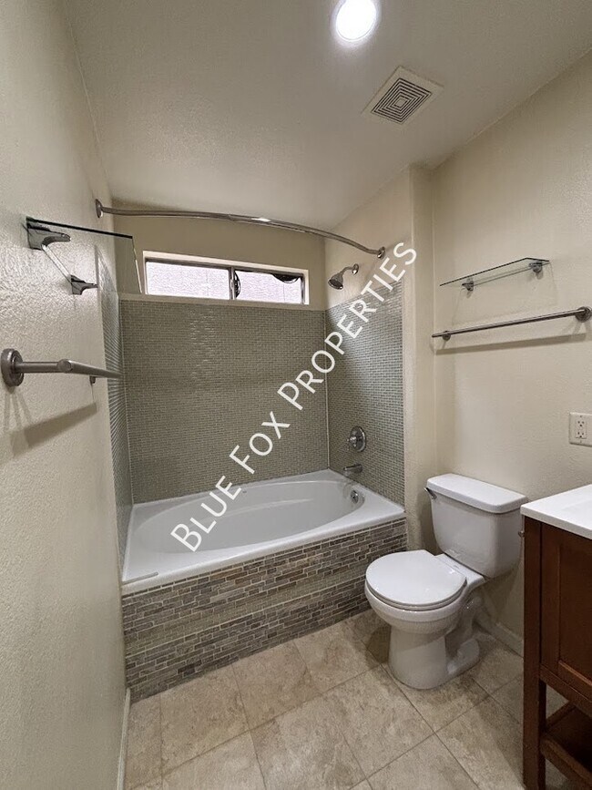 Building Photo - 3149 S Quinn Dr