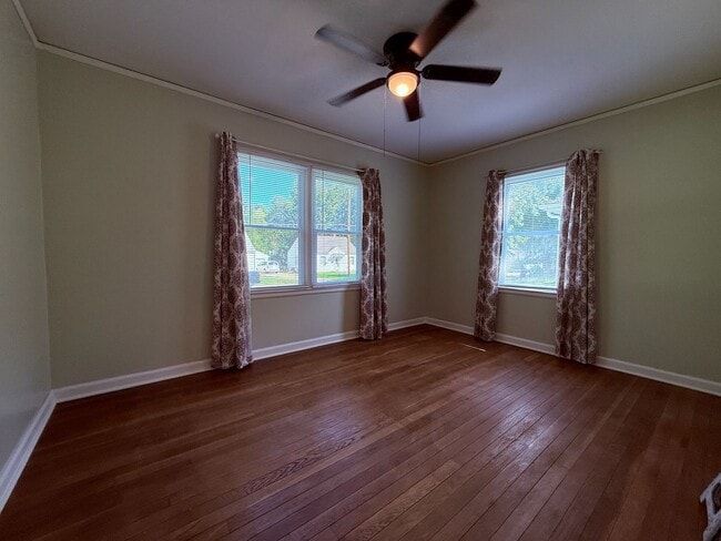 Building Photo - Charming 2 bedroom 1 bath