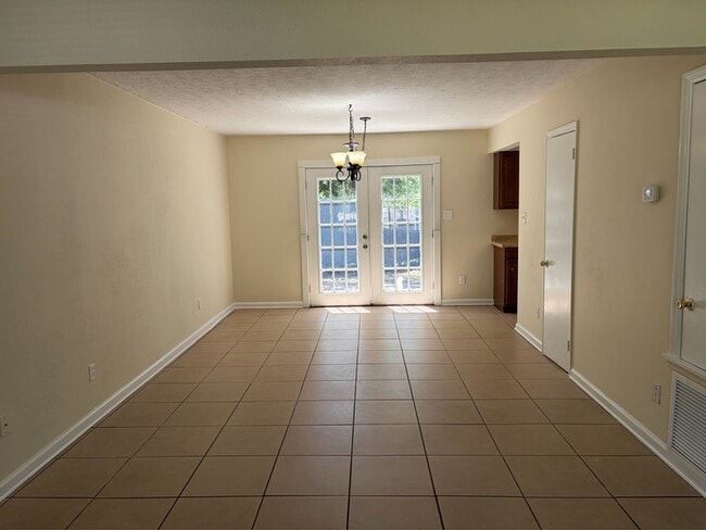 Building Photo - 1819 Salmon Dr