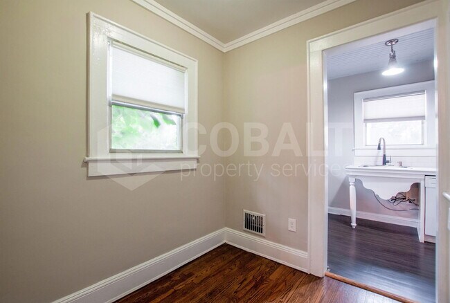 Building Photo - 499 Winton Terrace NE