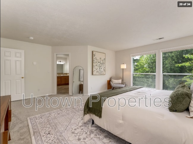 Building Photo - 320 NW 163rd Pl
