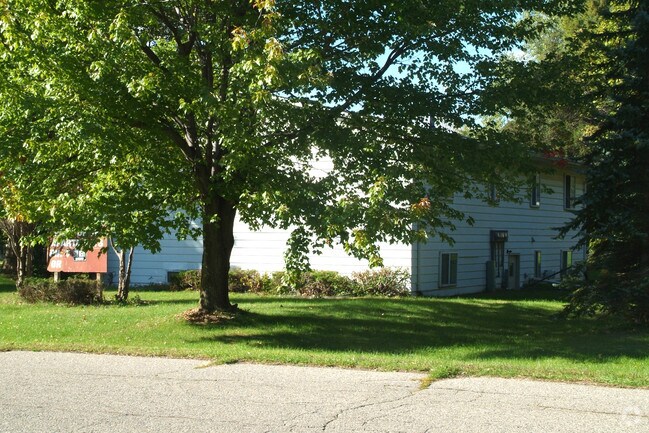 Building Photo - 3223 Park Dr