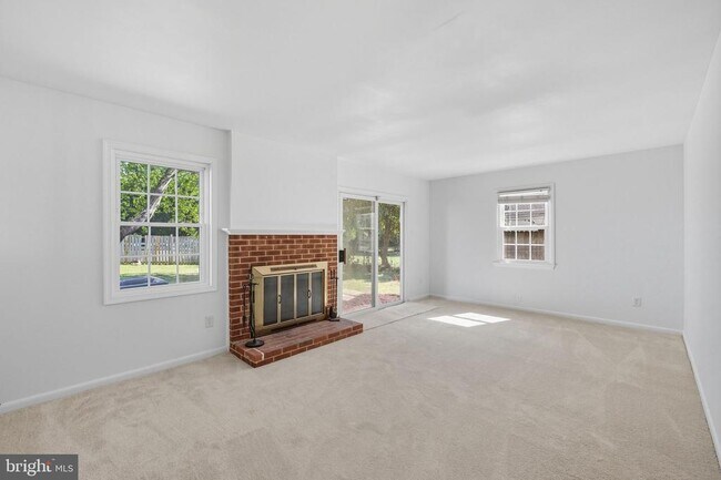 Building Photo - 13546 Tabscott Dr