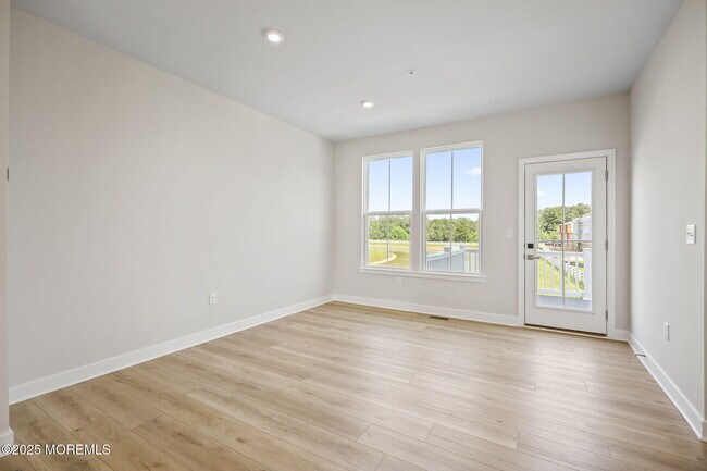 Building Photo - 20 Gramercy Dr