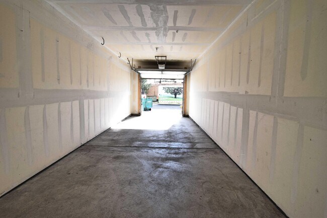 Building Photo - 6242 Kilmer Loop