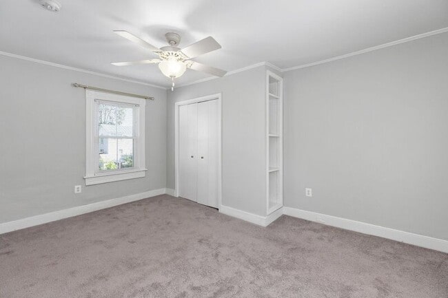 Building Photo - 407 Hawke St