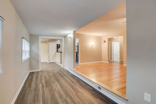 Building Photo - Charming 2BR/2BA Single Family Home!