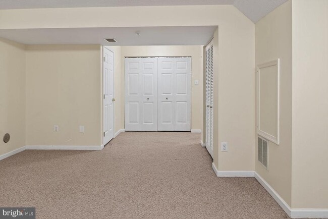Building Photo - 158 Glen View Terrace