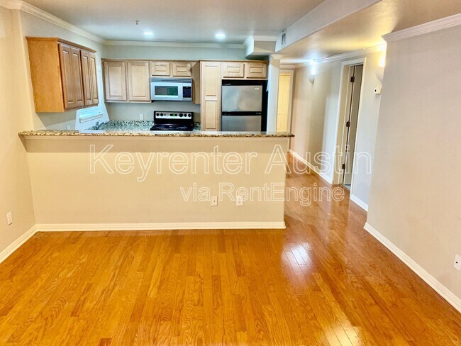 Building Photo - 3009 Speedway