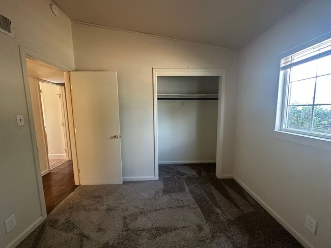 Building Photo - 1316 Thorsen Ave