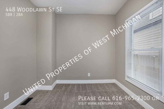 Building Photo - 448 Woodlawn St SE
