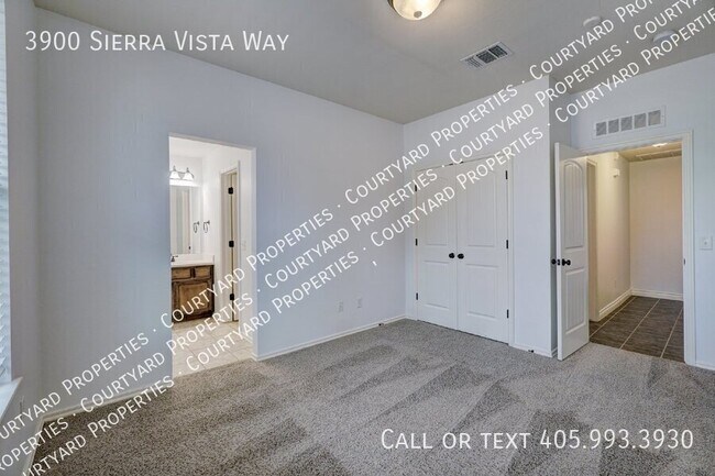 Building Photo - 3900 Sierra Vista Way