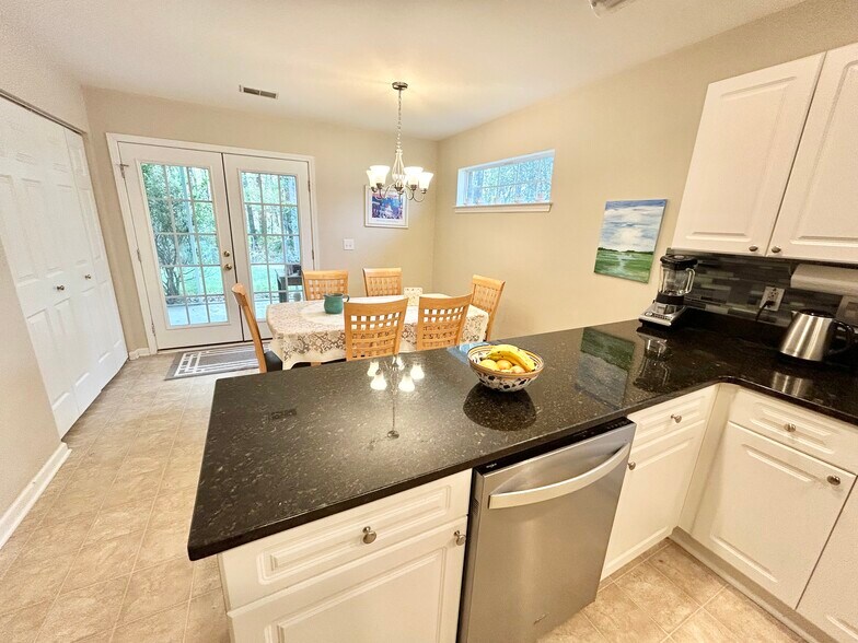 Building Photo - 2268 Kings Gate Ln