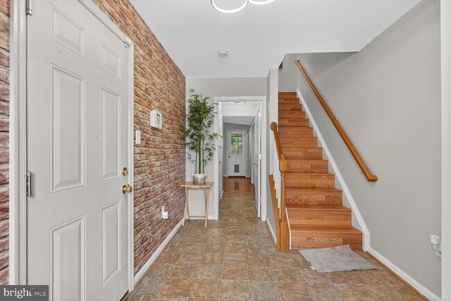 Building Photo - 11082 Clovertree Ct