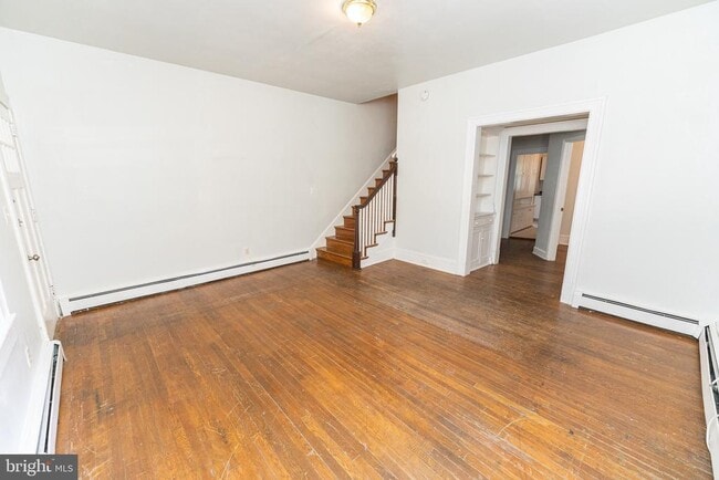 Building Photo - 733 Camden Ave