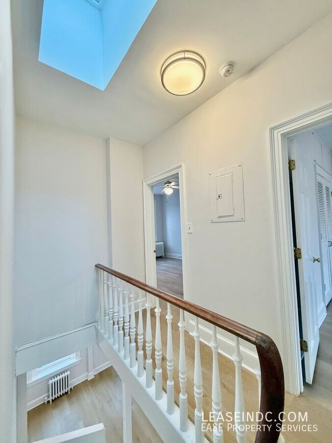 Building Photo - 1507 Vermont Ave NW