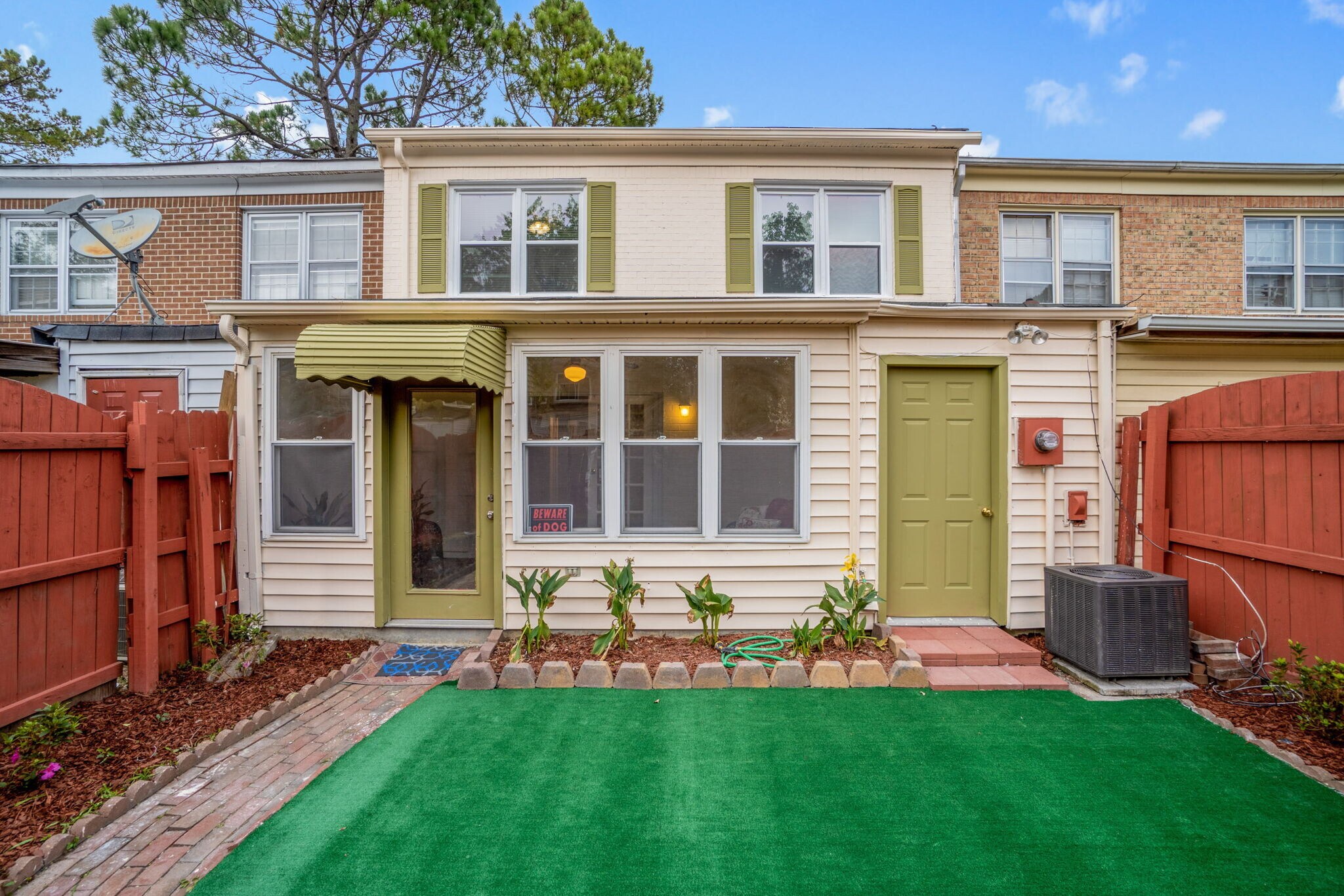 Building Photo - 5213 Clover Hill Dr