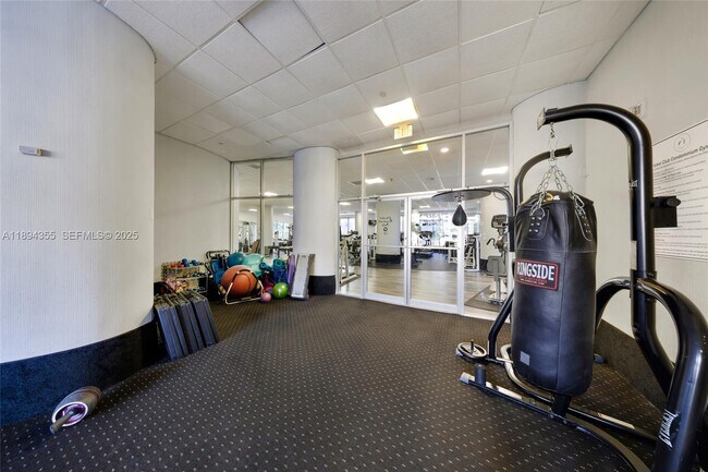 Building Photo - 1800 NE 114th St