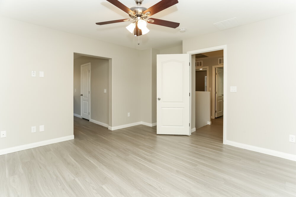 Building Photo - 9328 Golden Lad Ave