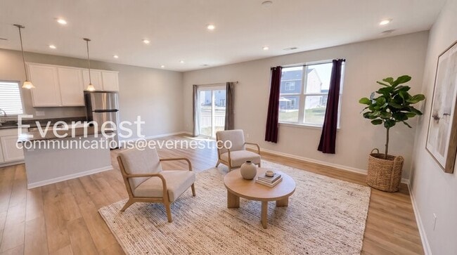 Building Photo - 3 Bed/2 Bath Home with Garage / Pet-Friendly / Vouchers Accepted / Available Now!