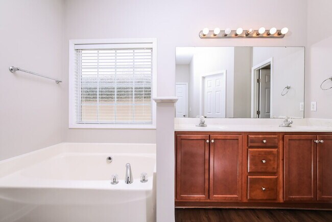 Building Photo - 2202 King Malcolm Ln